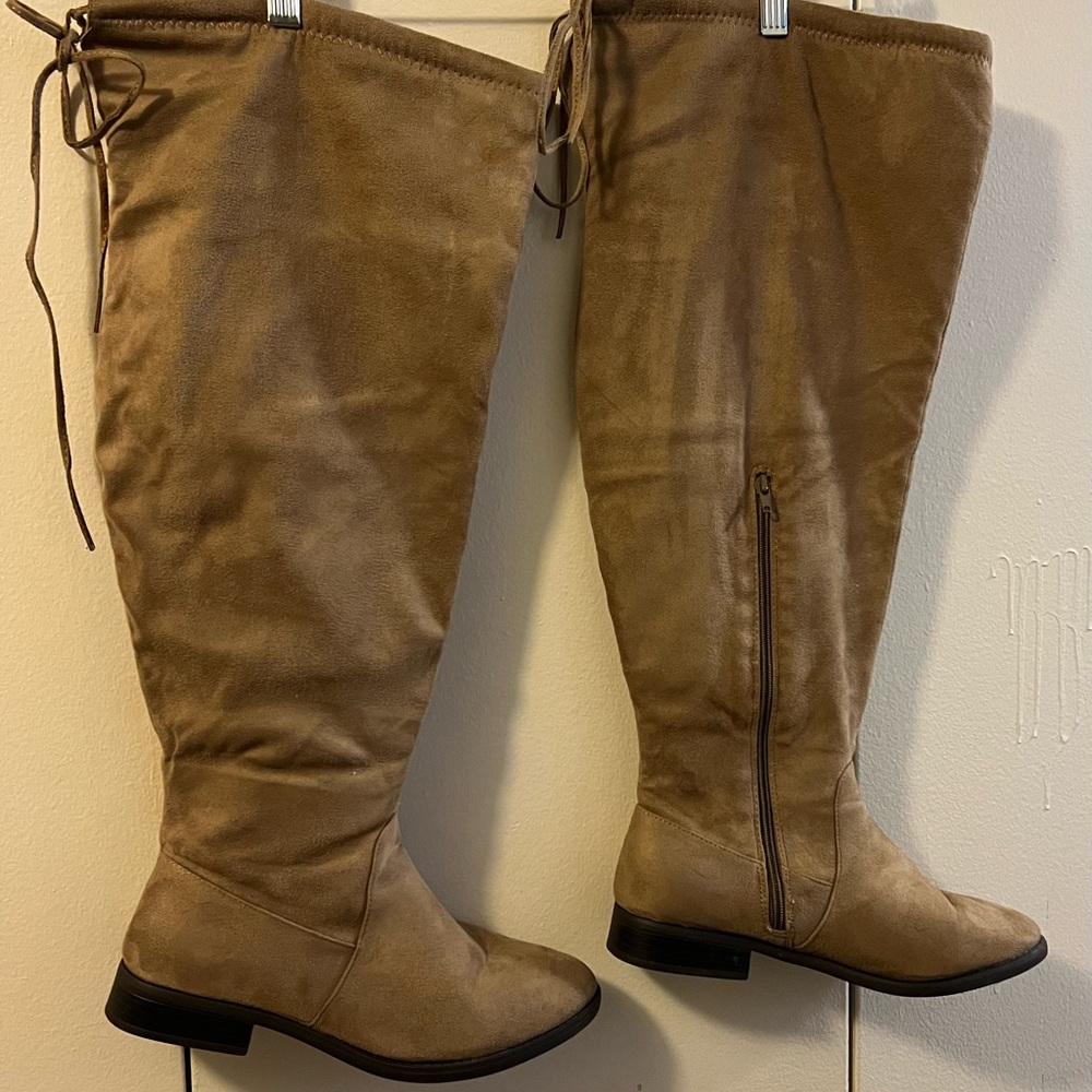 CHARLOTTE RUSSE over the knee boots - Picture 2 of 6